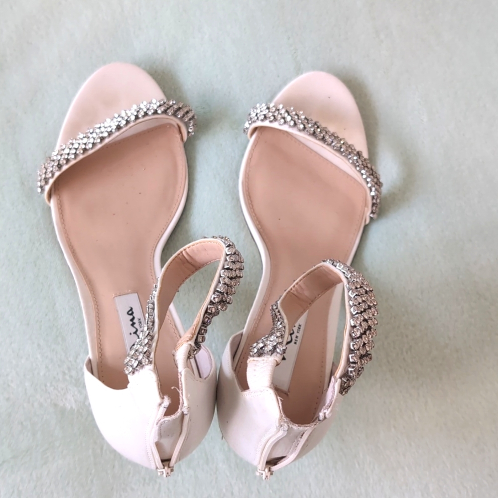 Nina 9.5 white bridal/dressy heels